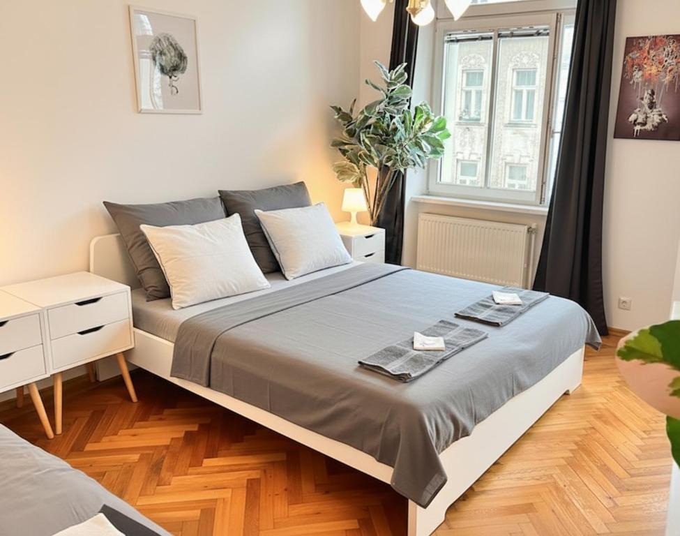 Gemütliches Schlafzimmer mit modernem Design